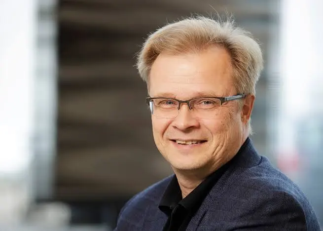 Alt text for Image 1